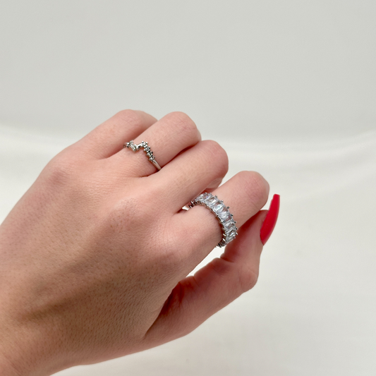 Bagues argentées réglables avec des strass