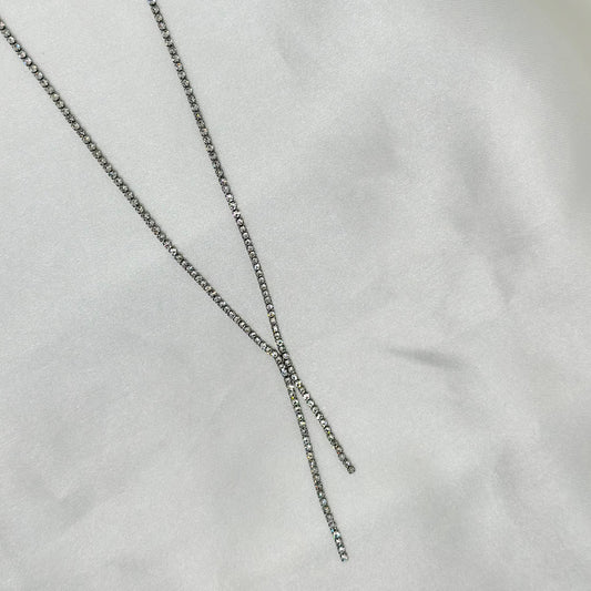 Collier argenté en acier inoxydable avec de nombreuses s strass